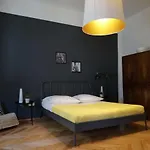 Luxury Old Town 아파트